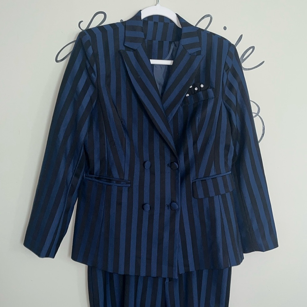 Double Breasted ladies Suit